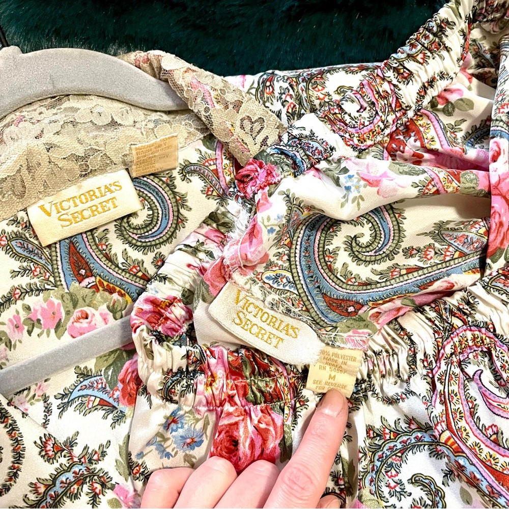 Satin Paisley Women's Pajama Set - Picture 10 of 10